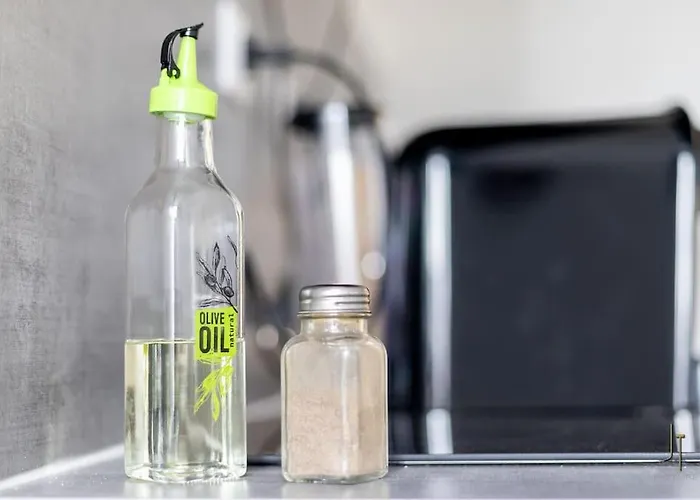 Proche De Toutes Commodites *